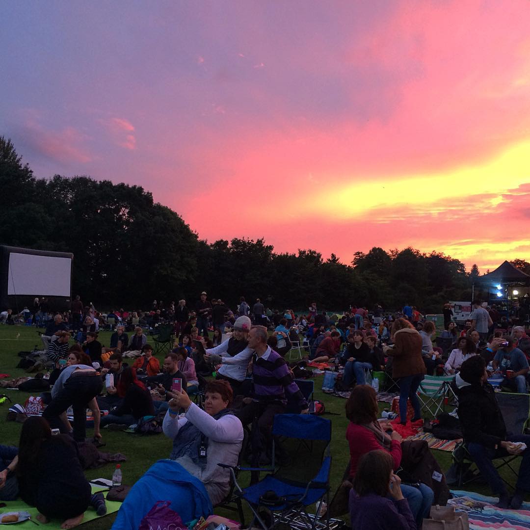 #movie on a #meadow, waiting for #sunset. #grantchester #cambridge #outdoor #film #festival