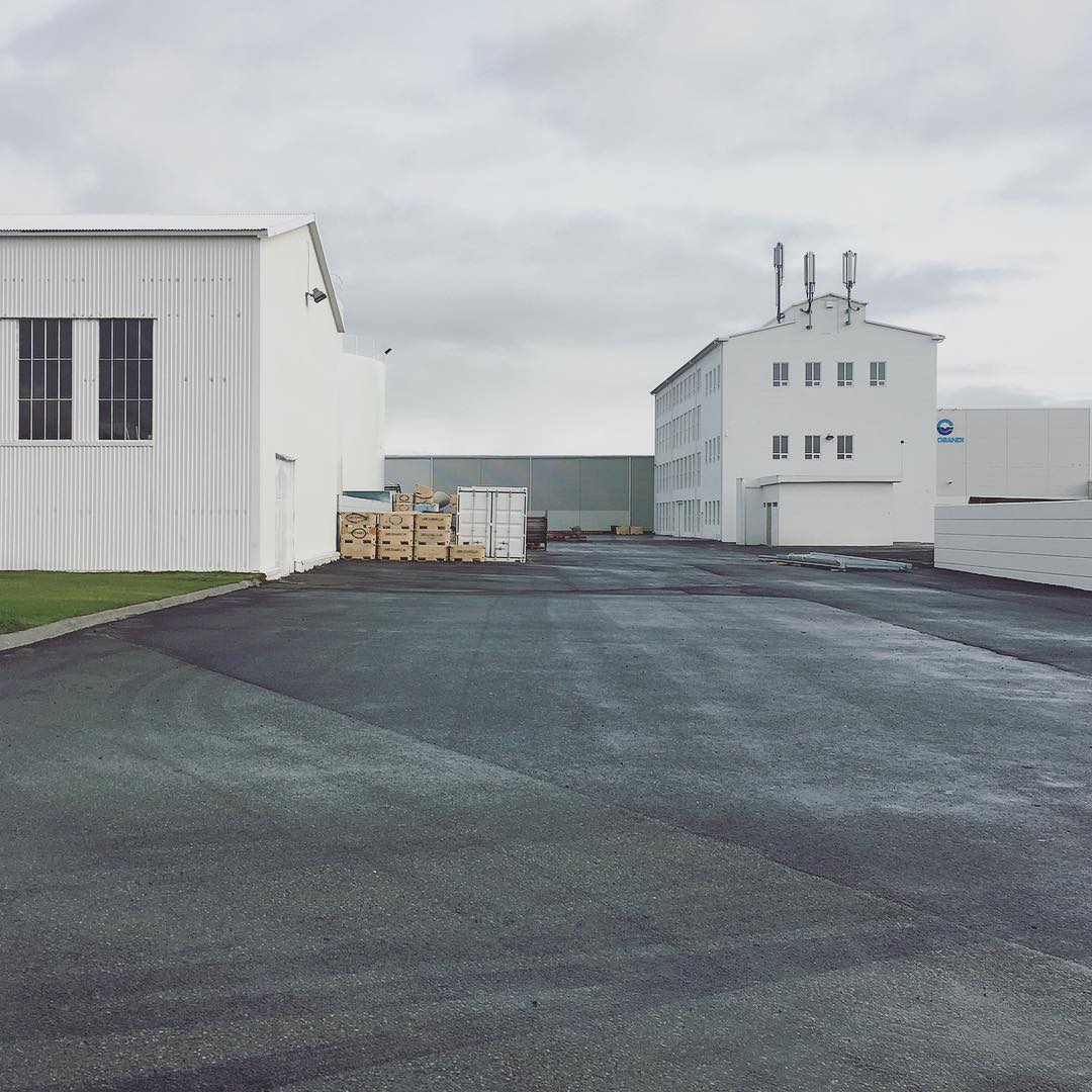 I quite like the #industrial areas too. #warehouse #white #composition #harbour #reykjavik