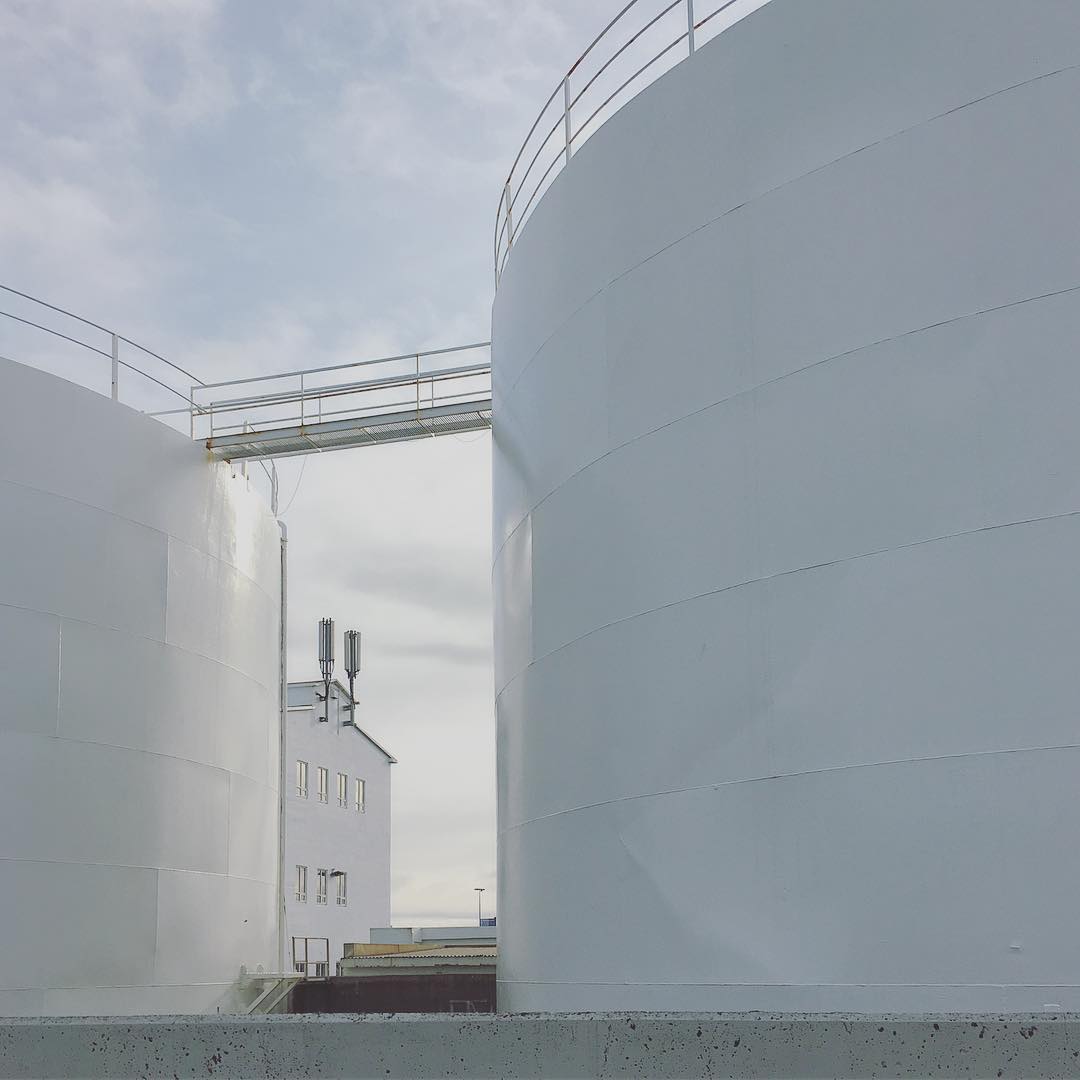 It’s like those other two photographs got together and informed this successive one. #couldvewentthere #didntgotherethough #imtalkingaboutbabies #abstract #framing #white #silo #industrial #reykjavik